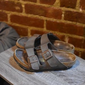 Birkenstock Arizona sandals in Mocha